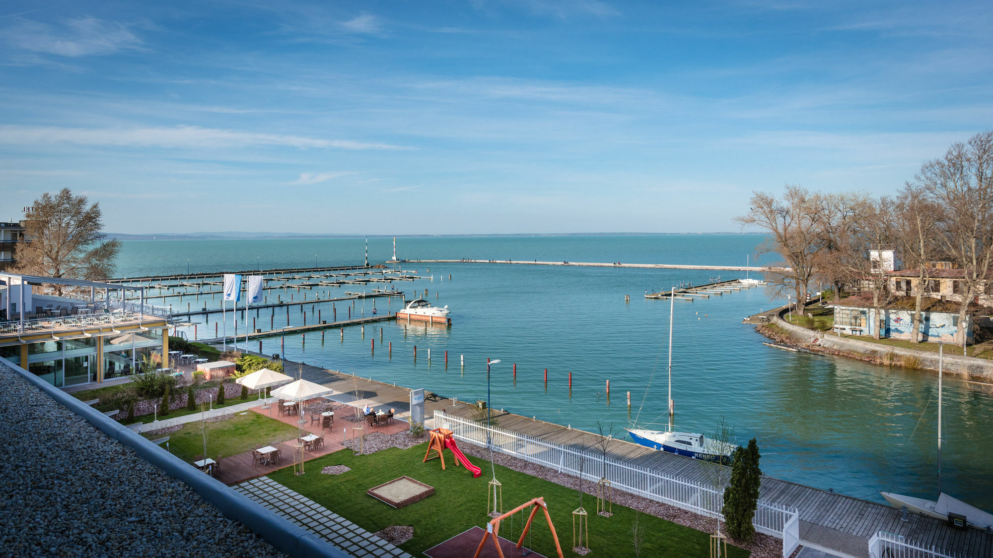 Hotel Yacht Wellness & Business Siófok Exterior foto